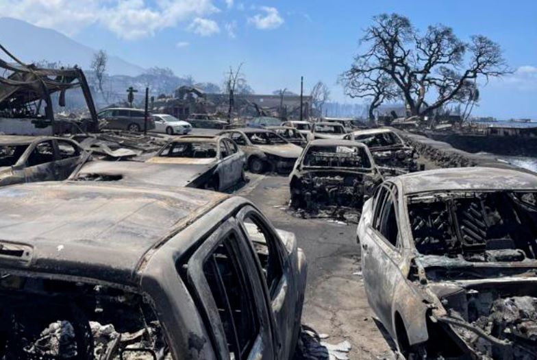 Hundreds of Cars Destroyed by Hawai Fire
